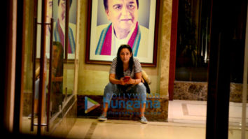 Maanayata Dutt snapped outside her apartment