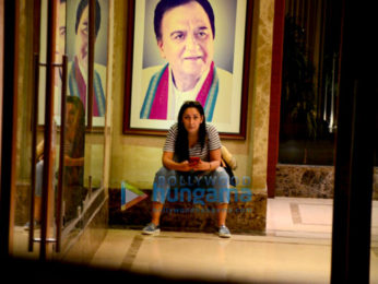 Maanayata Dutt snapped outside her apartment
