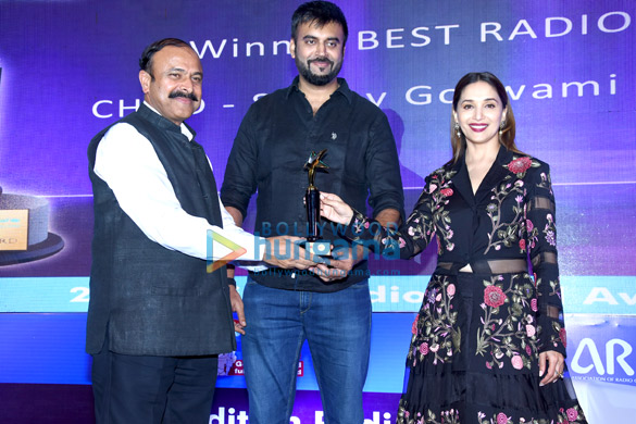 madhuri dixit snapped at an awards function in juhu 4