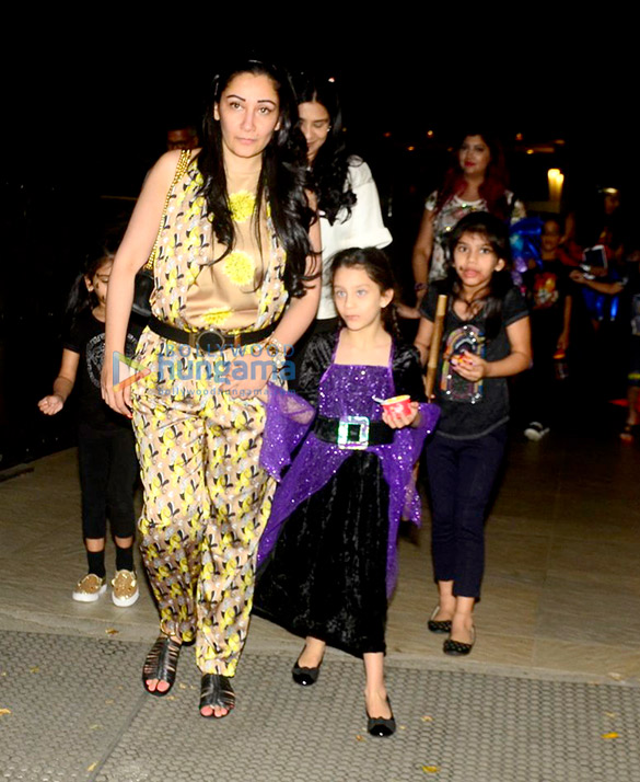 Manyata Dutt snapped with kids