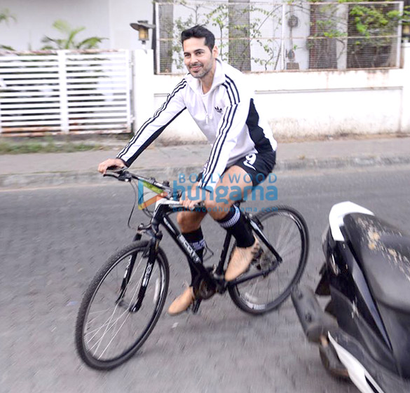 ranbir kapoor sidharth malhotra and others snapped at football practice session 3