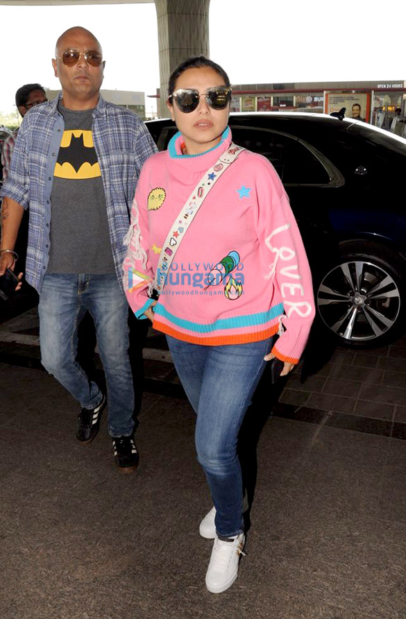 Rani Mukerji, Suniel Shetty, Athiya Shetty and others snapped at the airport Rani Mukerji, Suniel Shetty, Athiya Shetty and others snapped at the airport