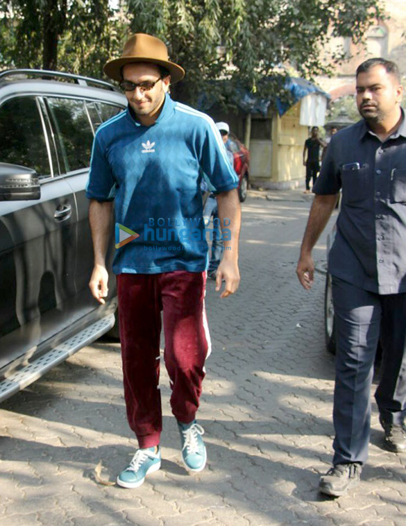 ranveer singh snapped in bandra 3 3