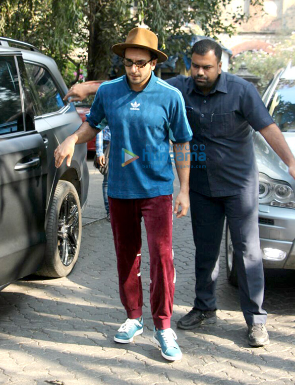 ranveer singh snapped in bandra 6 3