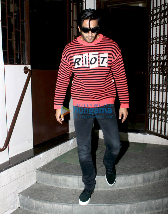 ranveer singh snapped outside a dubbing studio 2