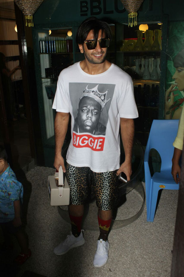 Ranveer Singh was spotted in his new look and we wonder what it is for-3