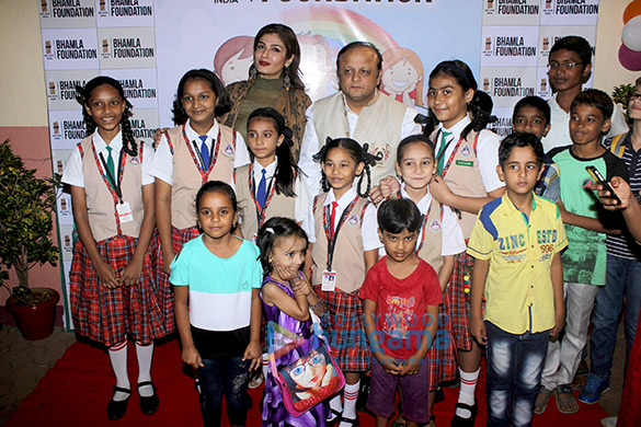 Raveena Tandon and Kanika Kapoor at a Children’s Day event organized by Bhamla Foundation Raveena Tandon and Kanika Kapoor at a Children’s Day event organized by Bhamla Foundation