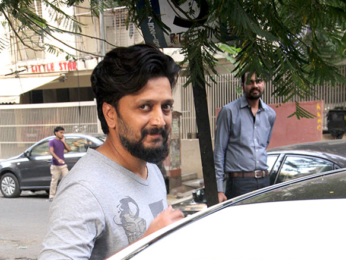 Riteish Deshmukh spotted at Starbucks in Khar-