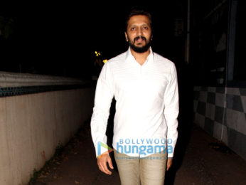 Riteish Deshmukh spotted at friends place in Bandra