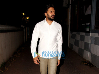 Riteish Deshmukh spotted at friends place in Bandra