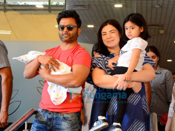 Sachiin Joshi snapped with his new born baby