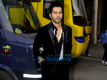 Salman Khan, Varun Dhawan, Ayush Sharma & Ashutosh Gowariker snapped at Mehboob studio in Bandra