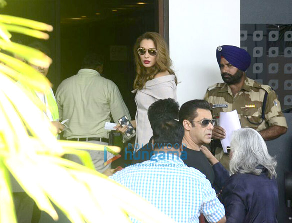 salman khan and iulia vantur snapped at the kalina airport gate 2