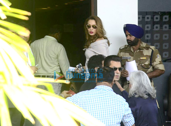 salman khan and iulia vantur snapped at the kalina airport gate 3