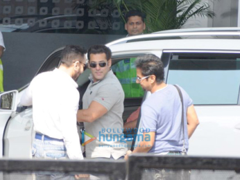 Salman Khan snapped leaving to attend IIFA 2017 in Goa
