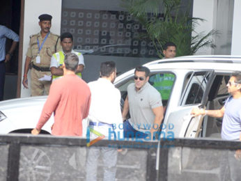 Salman Khan snapped leaving to attend IIFA 2017 in Goa