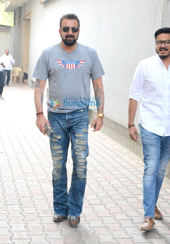 sanjay dutt attends sadak 2 meeting at mahesh bhatts office 4