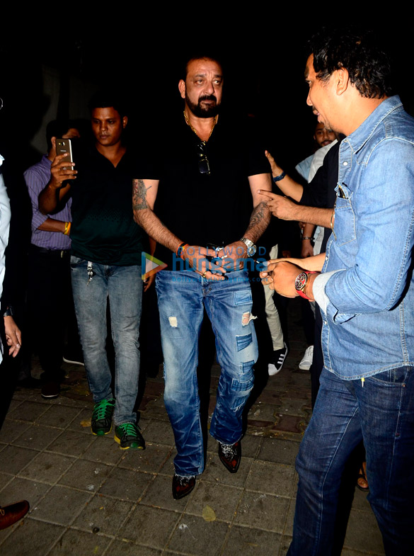 sanjay dutt snapped at vishesh films office 2 2