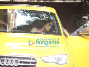 Sara Ali Khan and Ileana D'Cruz snapped at Bandra