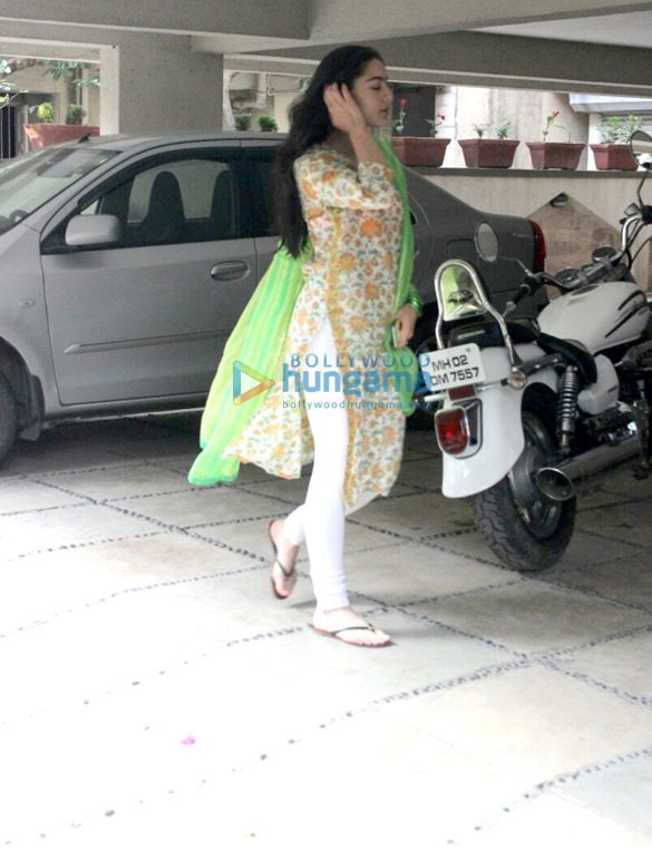 Sara Ali Khan snapped at Abhishek Kapoor’s office