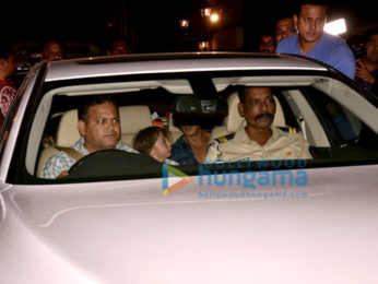 Shah Rukh Khan, AbRam and others at Aaradhya's birthday bash