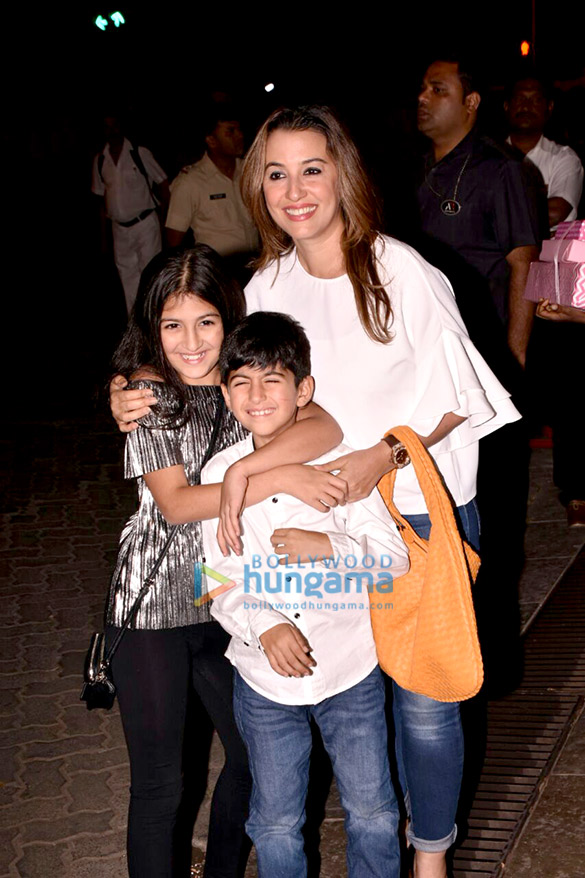 shah rukh khan abram and others at aaradhyas birthday bash 7