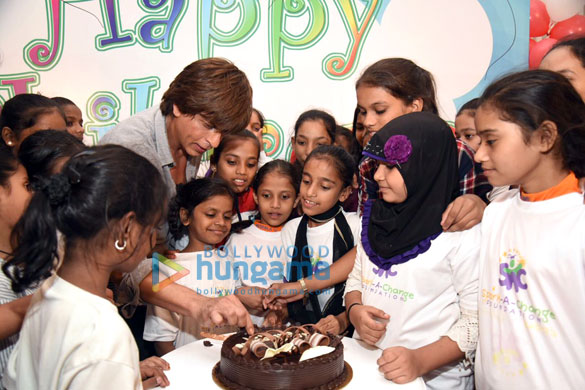 shah rukh khan celebrates childrens day with spark a change foundation