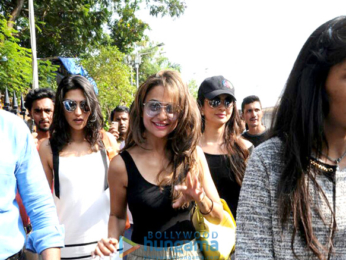 Shah Rukh Khan's birthday party attendees return from Alibaug