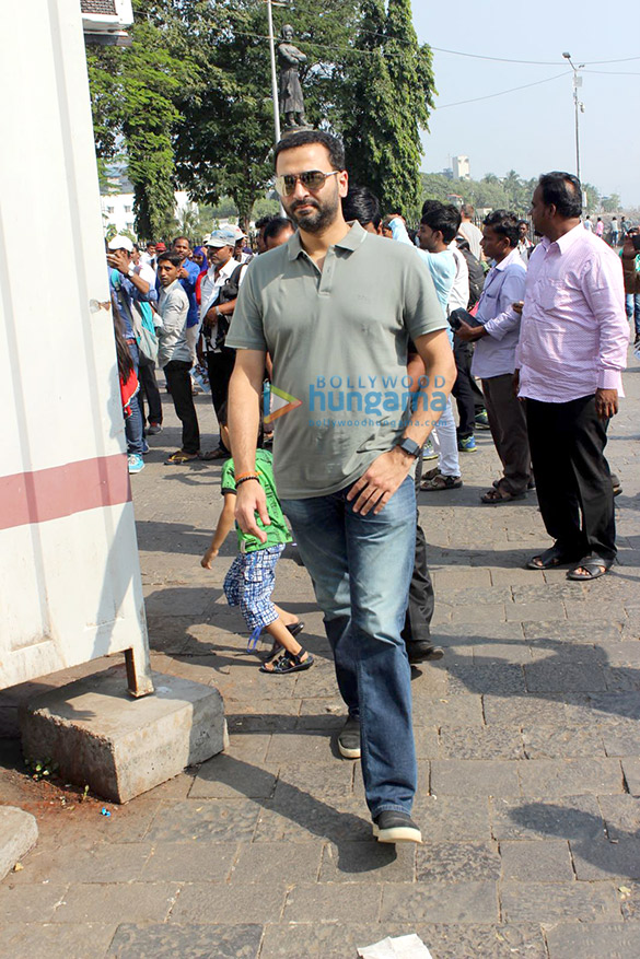 shah rukh khans birthday party attendees return from alibaug 8