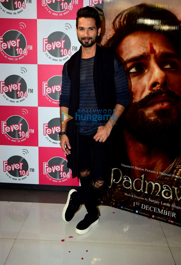 Shahid Kapoor promotes ‘Padmavati’ on Fever 104 FM Shahid Kapoor promotes ‘Padmavati’ on Fever 104 FM