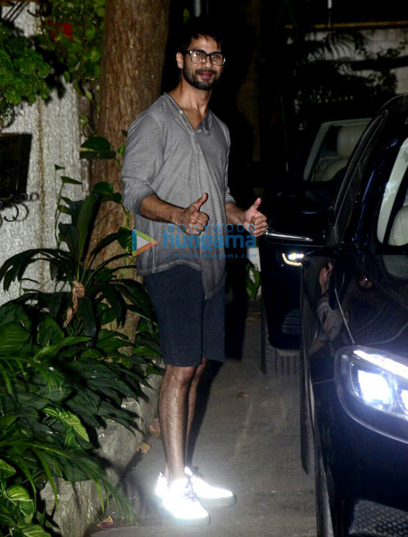 shahid kapoor snapped at sunny super sound 1