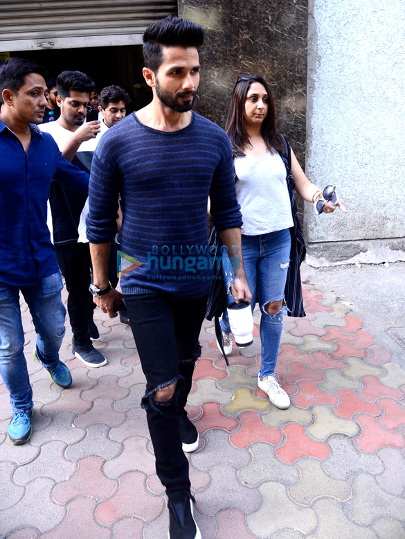 Shahid Kapoor and Zareen Khan snapped in Lower Parel Shahid Kapoor and Zareen Khan snapped in Lower Parel