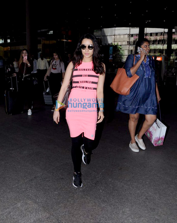 shraddha kapoor and sridevi snapped at the airport 3