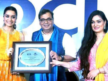 Shraddha Kapoor gets felicitated at IFFI 2017 Shraddha Kapoor gets felicitated at IFFI 2017