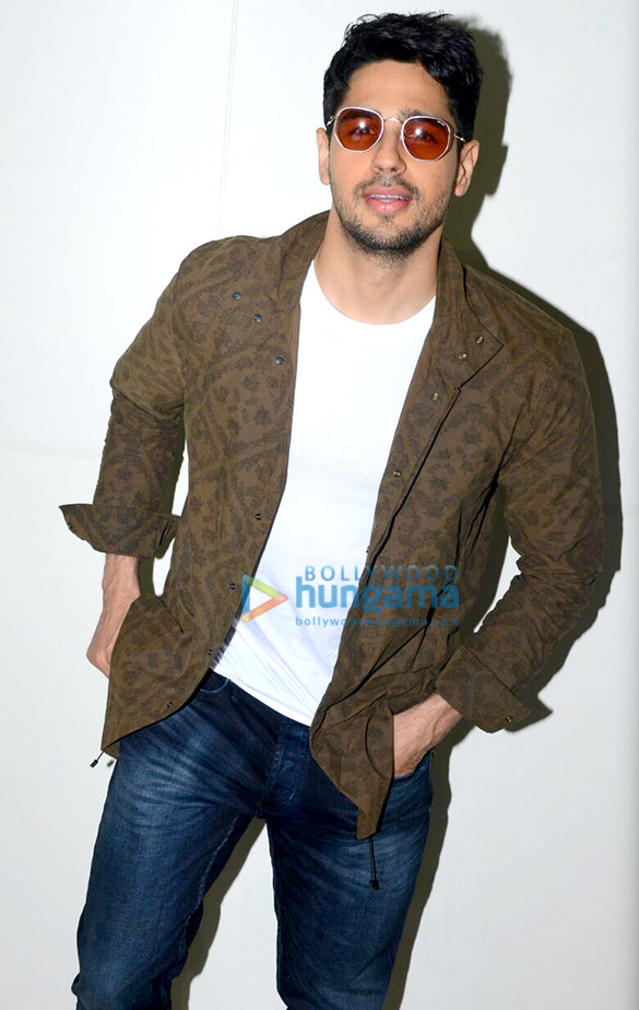 sidharth sonakshi and akshaye promote ittefaq 5