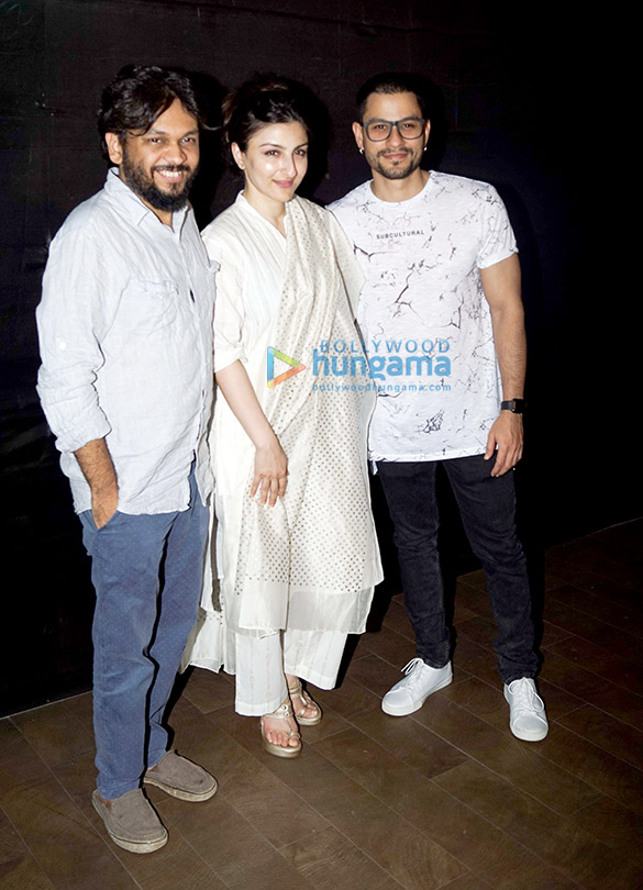 Soha Ali Khan and Kunal Khemu grace the screening of the film ‘An Insignificant Man’ Soha Ali Khan and Kunal Khemu grace the screening of the film ‘An Insignificant Man’