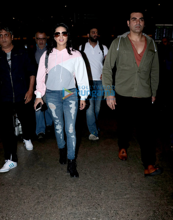 sunny arbaaz and others snapped at the airport 5