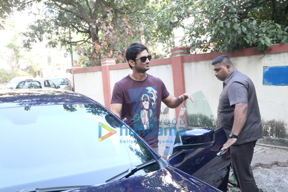 sushant singh rajput spotted at coco club in bandra 3