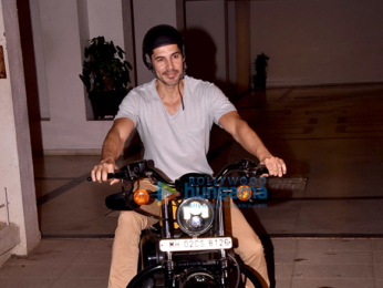 Tusshar Kapoor's birthday hosted by Nandita Mahtani
