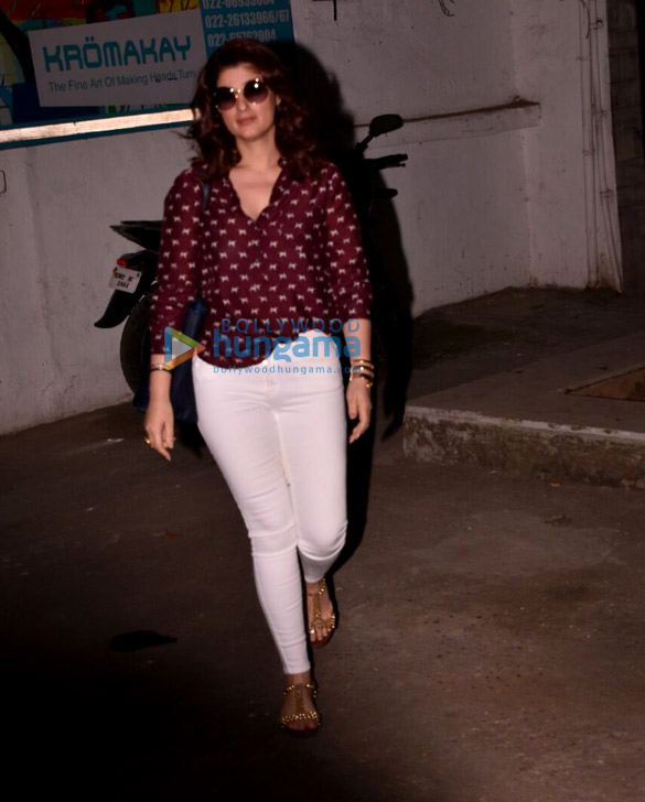 twinkle khanna snapped outside the salon 1
