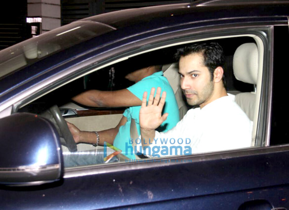 varun dhawan snapped at siddharth roy kapoors office 3