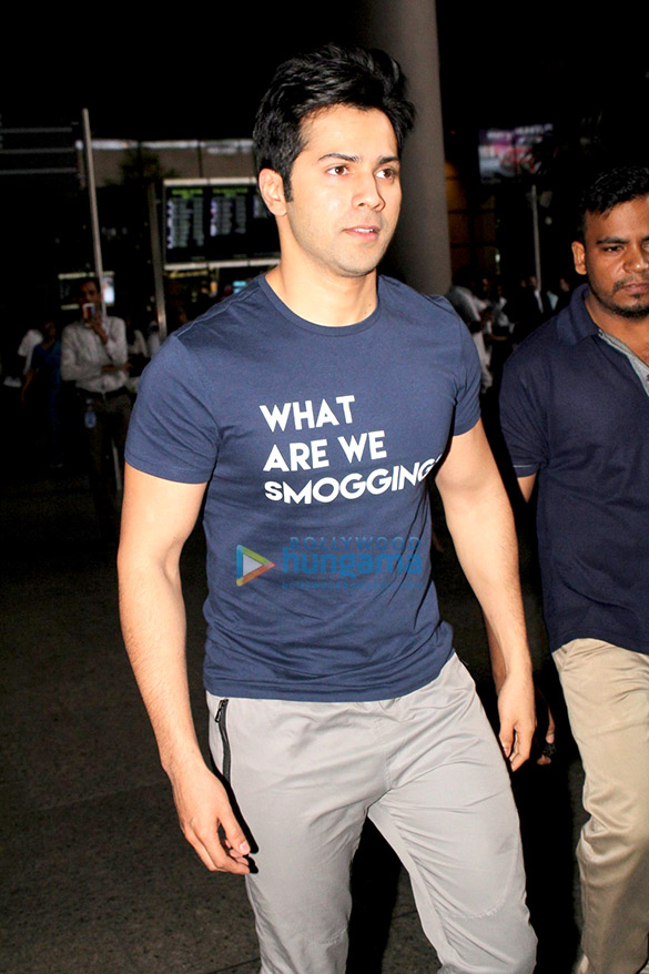 varun dhawan snapped at the airport 5 2