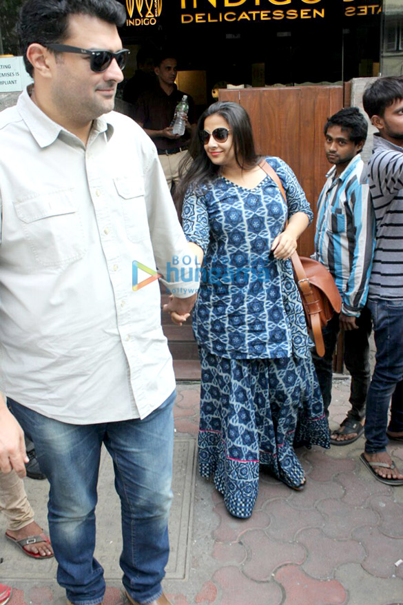 vidya balan siddharth roy kapur spotted at indigo 3