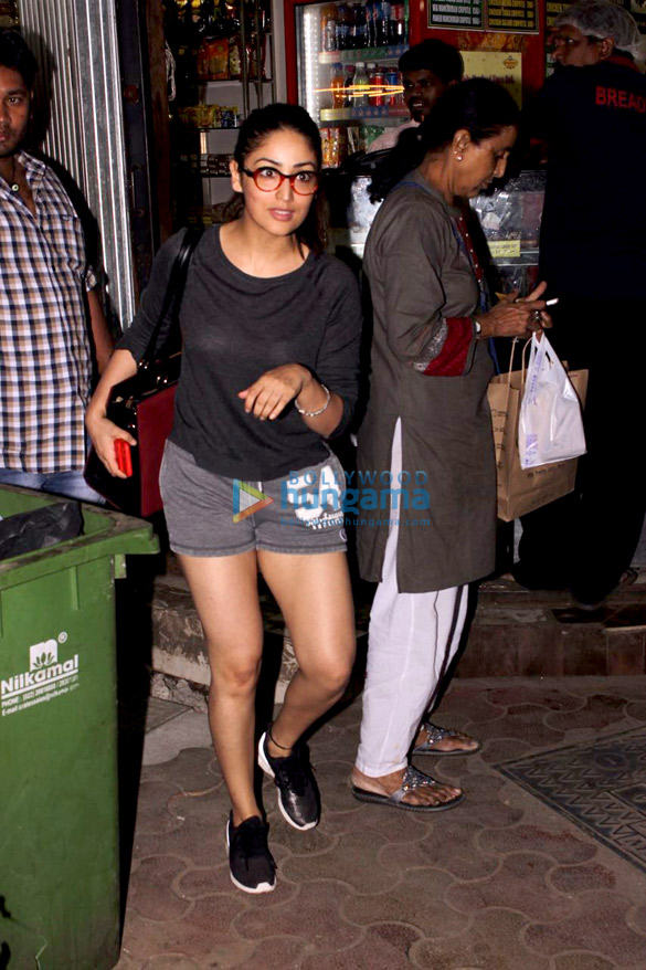 yami gautam snapped at a clinic 3