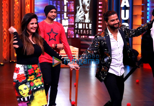 zareen khan snapped on the sets of entertainment ki raat 2