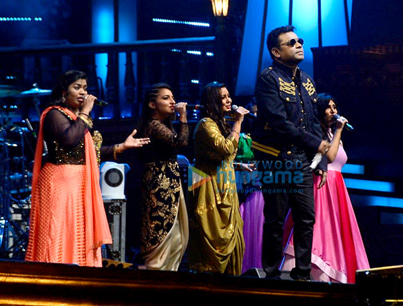 a r rahman snapped performing at his concert 6
