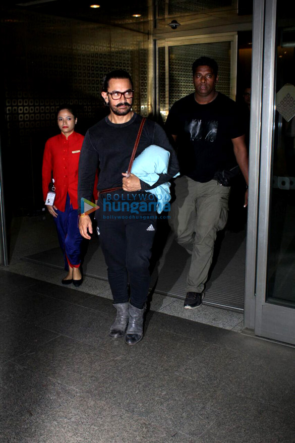 aamir khan arrived back from bangkok 6
