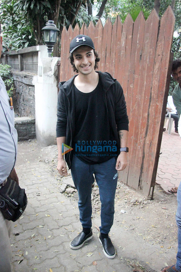 aayush sharma spotted at dance class in bandra 5