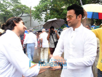 Abhishek Bachchan, Salim Khan, Ranbir Kapoor and others attend the funeral of the late Shashi Kapoor