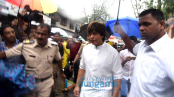 Shah Rukh Khan, Amitabh Bachchan, Abhishek Bachchan, Ranbir Kapoor and others attend the funeral of the late Shashi Kapoor
